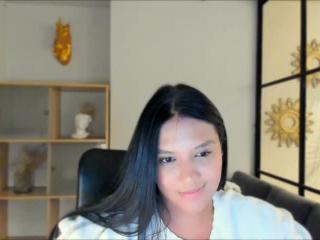 Val  - onlyfans.com/vpictures