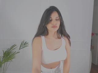hi, my name is Eva.
