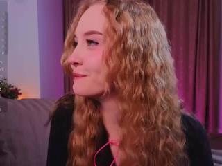 Lisa. 👉 next stream April 15!!!! at ~ 7-8 am (GMT)