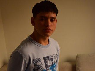 aron_twink26