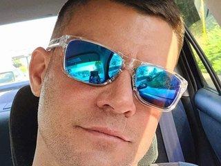 SexyAssPosingGuy