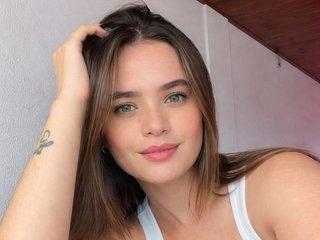 littleeSara18