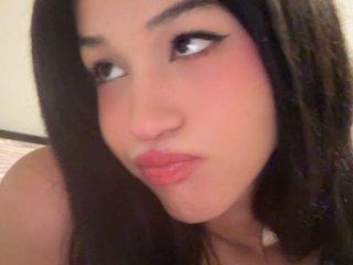 VictoriaInLace
