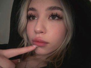 SidneySweeneeey19