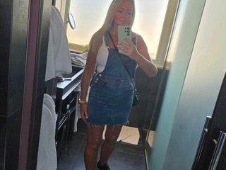 Naughtyy_Elliee
