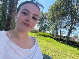 PetiteJulie