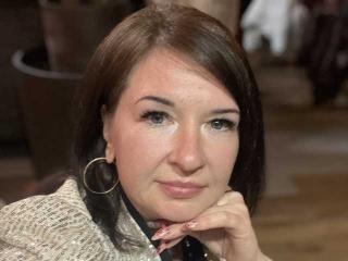 Lola-211