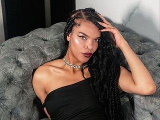 Mia_Gates