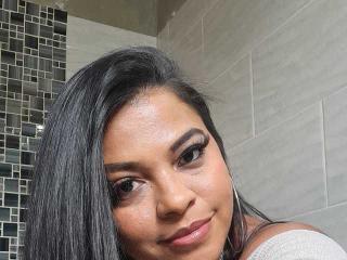 Brunette-Scarleth
